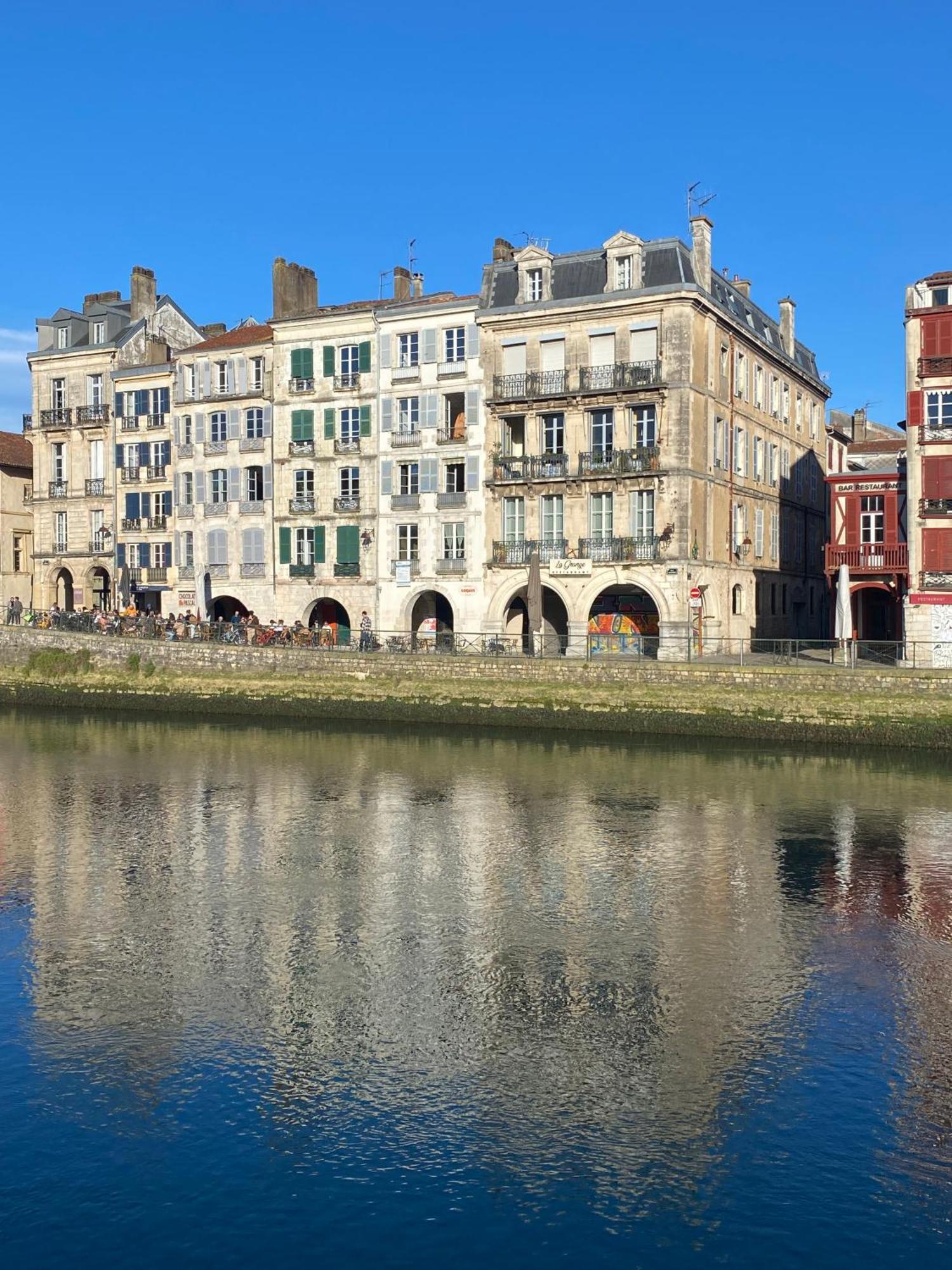 Lumineux Bayonne